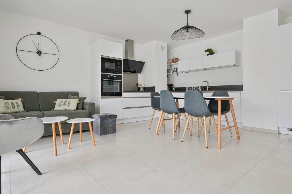 Appartement T4 avec jardin dans la résidence Garden Beach aux Lecques Terrasse du T4 au sein de la résidence Garden Beach à Saint-Cyr-sur-Mer Piscine de la résidence Garden Beach aux Lecques Résidence récente Garden Beach à proximité de la mer aux Lecques