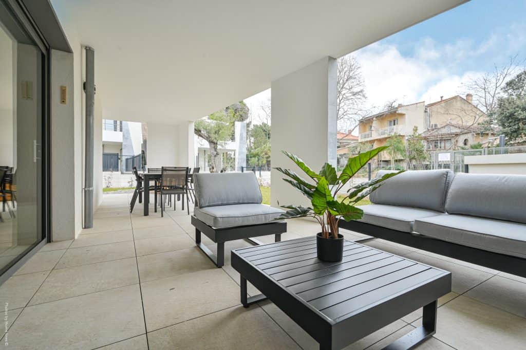 Appartement T4 avec jardin dans la résidence Garden Beach aux Lecques Terrasse du T4 au sein de la résidence Garden Beach à Saint-Cyr-sur-Mer Piscine de la résidence Garden Beach aux Lecques Résidence récente Garden Beach à proximité de la mer aux Lecques