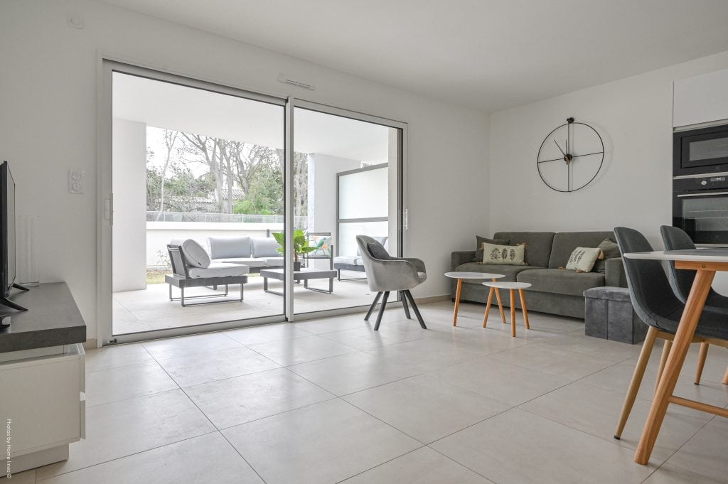 Appartement T4 avec jardin dans la résidence Garden Beach aux Lecques Terrasse du T4 au sein de la résidence Garden Beach à Saint-Cyr-sur-Mer Piscine de la résidence Garden Beach aux Lecques Résidence récente Garden Beach à proximité de la mer aux Lecques
